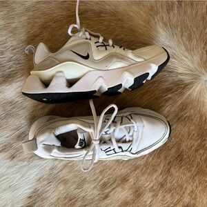 Nike Rise 365 size 8 women’s